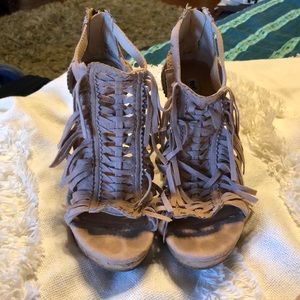 Not rated size 7 wedge